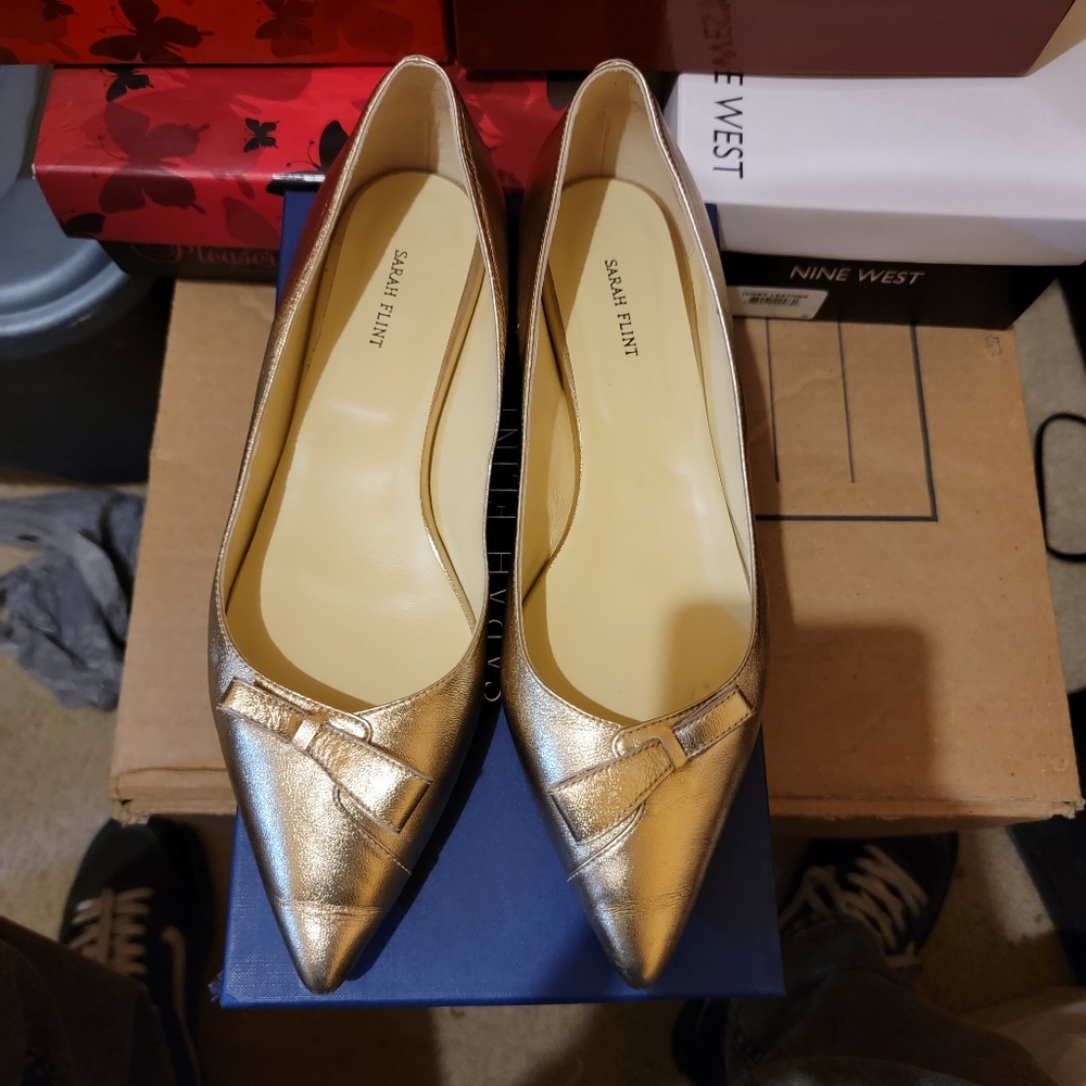 Sarah Flint gold  flat sz42